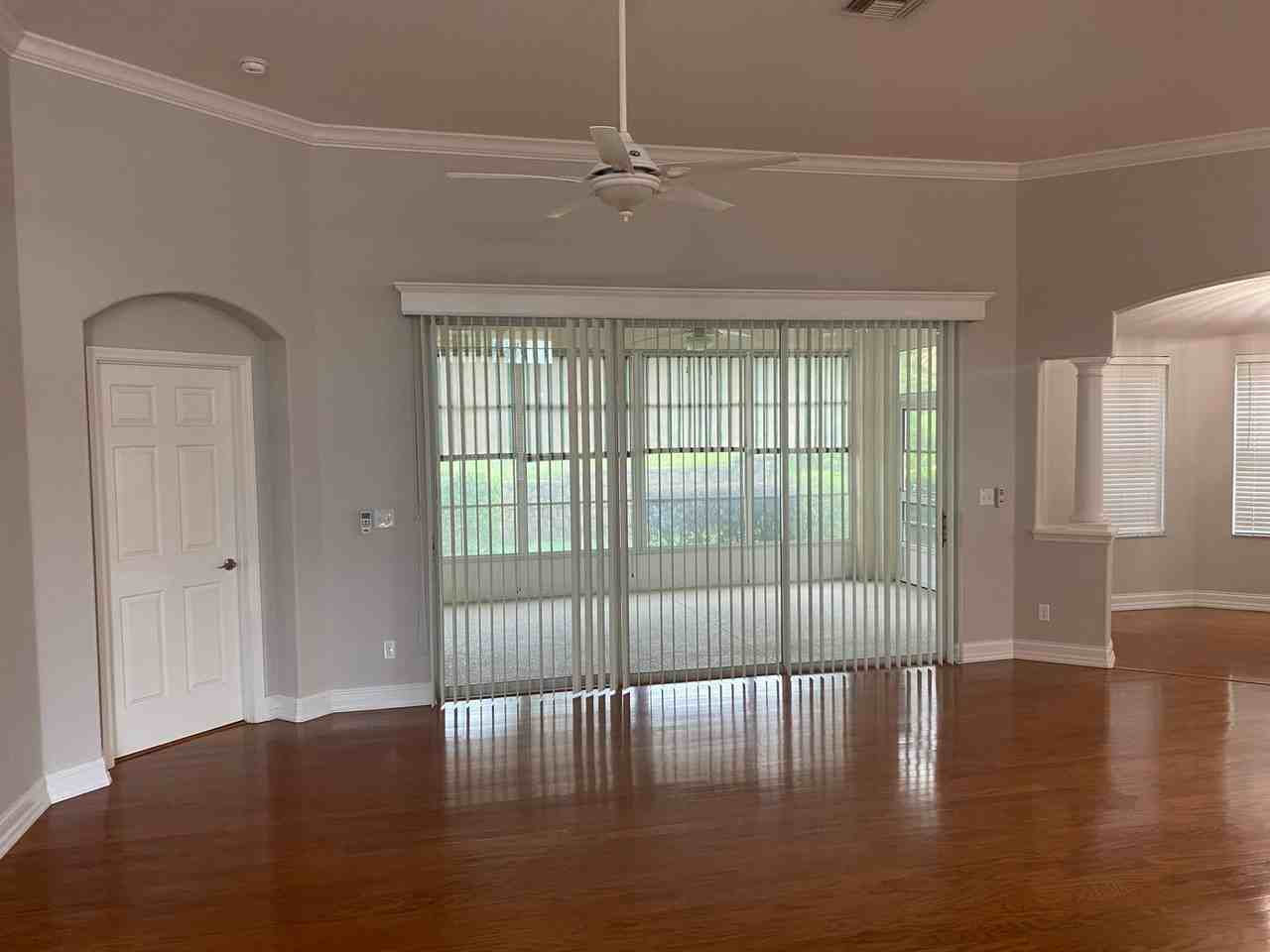 5589 Freeport Dr - Photo 2 of 23