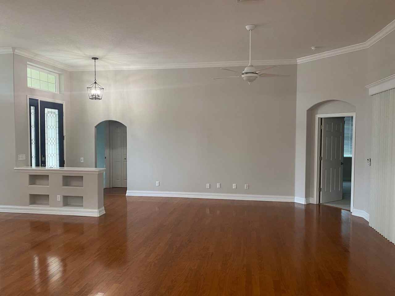 5589 Freeport Dr - Photo 3 of 23