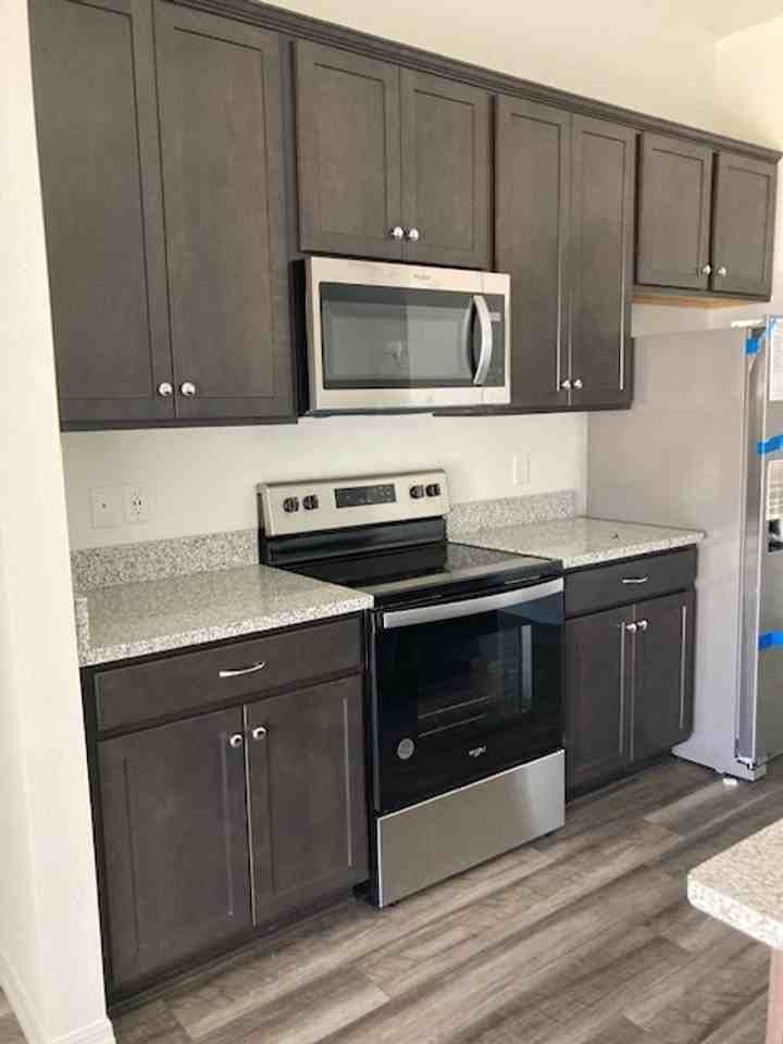 36 Furness Pl - Photo 7 of 25