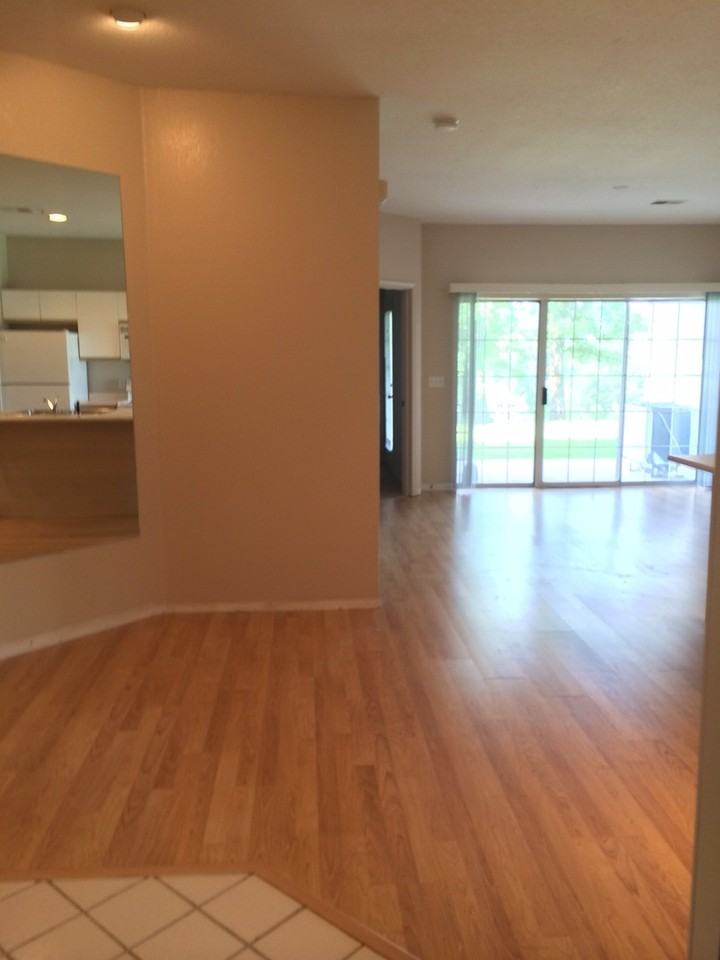 835 Fairview St #2 - Photo 3 of 12