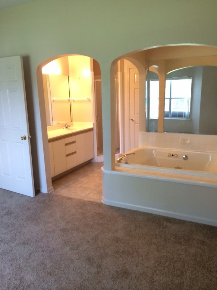 835 Fairview St #2 - Photo 5 of 12