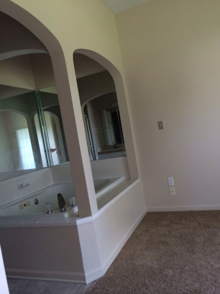 835 Fairview St #2 - Photo 6 of 12