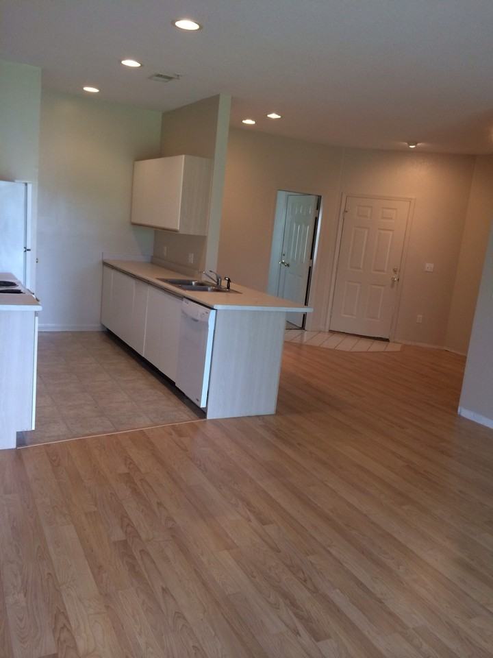 835 Fairview St #2 - Photo 7 of 12