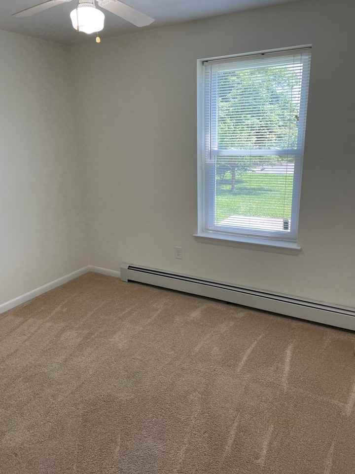 321 Walnut Court Way #21 - Photo 7 of 9