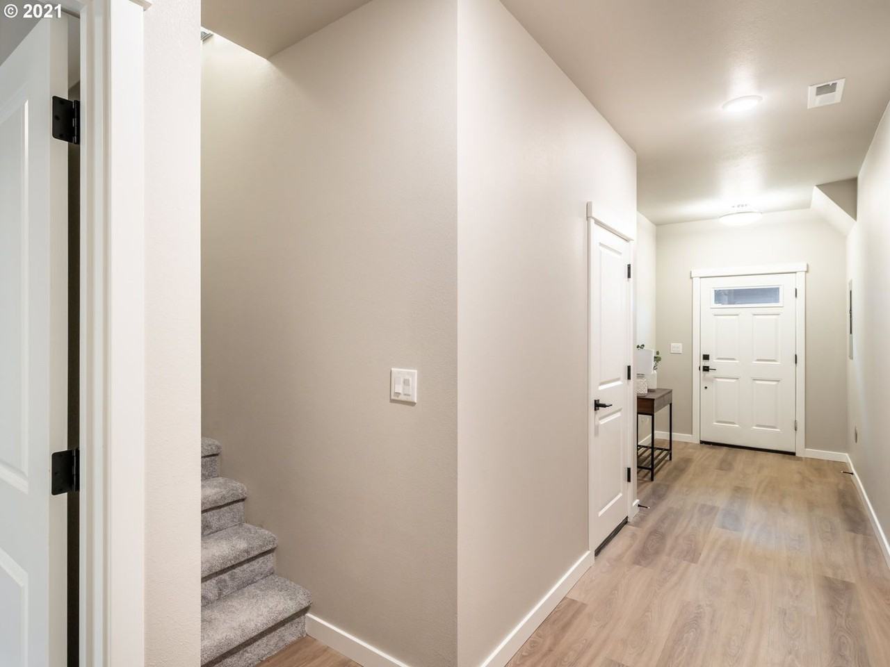 3857 Se 92nd Ave #2 - Photo 3 of 28