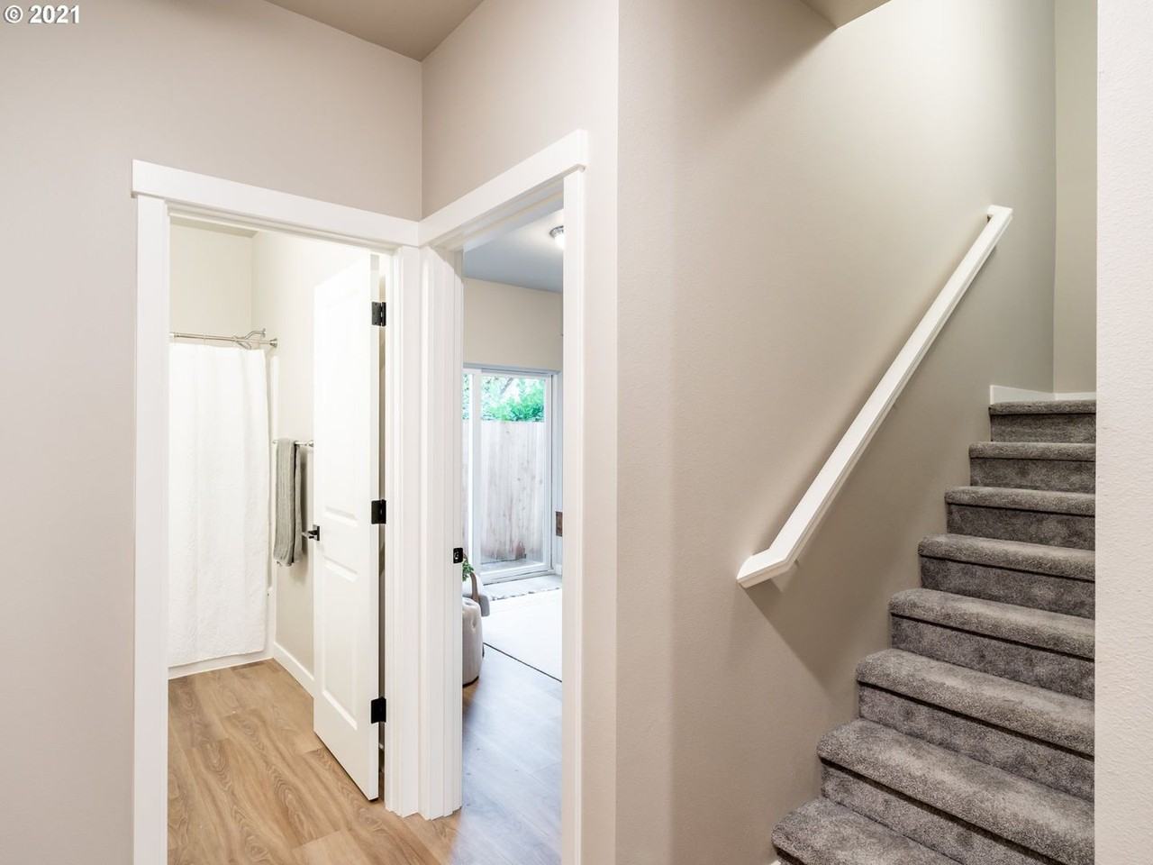 3857 Se 92nd Ave #2 - Photo 4 of 28