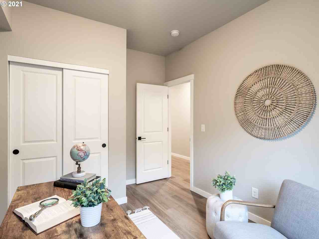 3857 Se 92nd Ave #2 - Photo 6 of 28