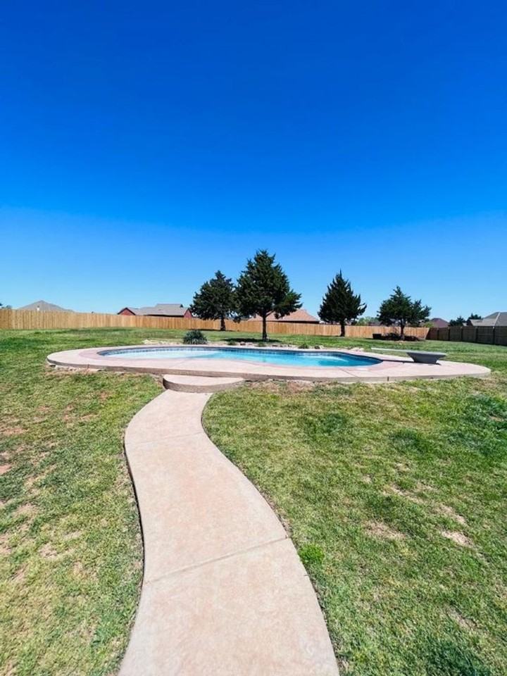 1001 Baybrook Dr - Photo 6 of 16