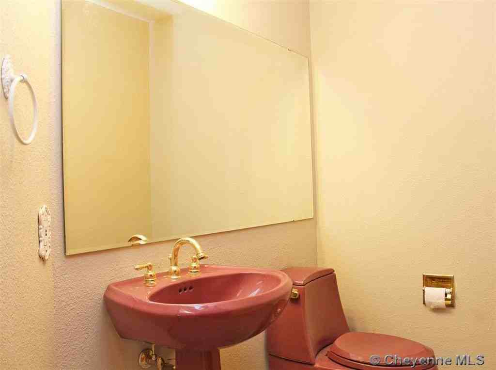 1668 Ranch Loop - Photo 3 of 27