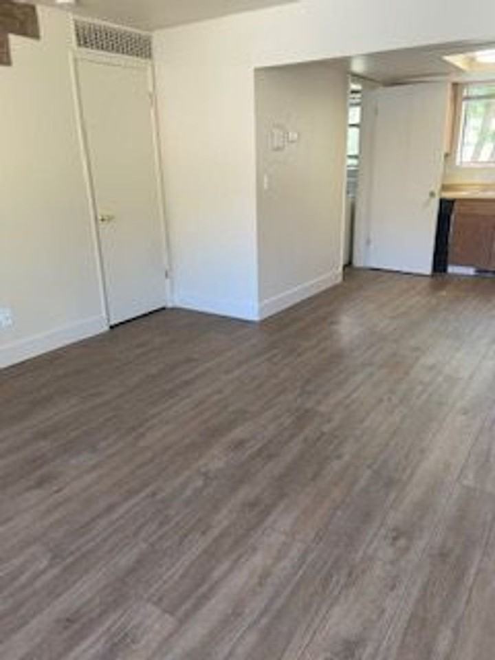 3627 Gypsum Rd - Photo 5 of 15