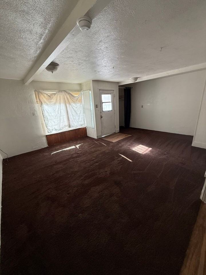 213 E Big Bear Blvd - Photo 3 of 15