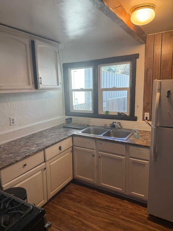 213 E Big Bear Blvd - Photo 5 of 15