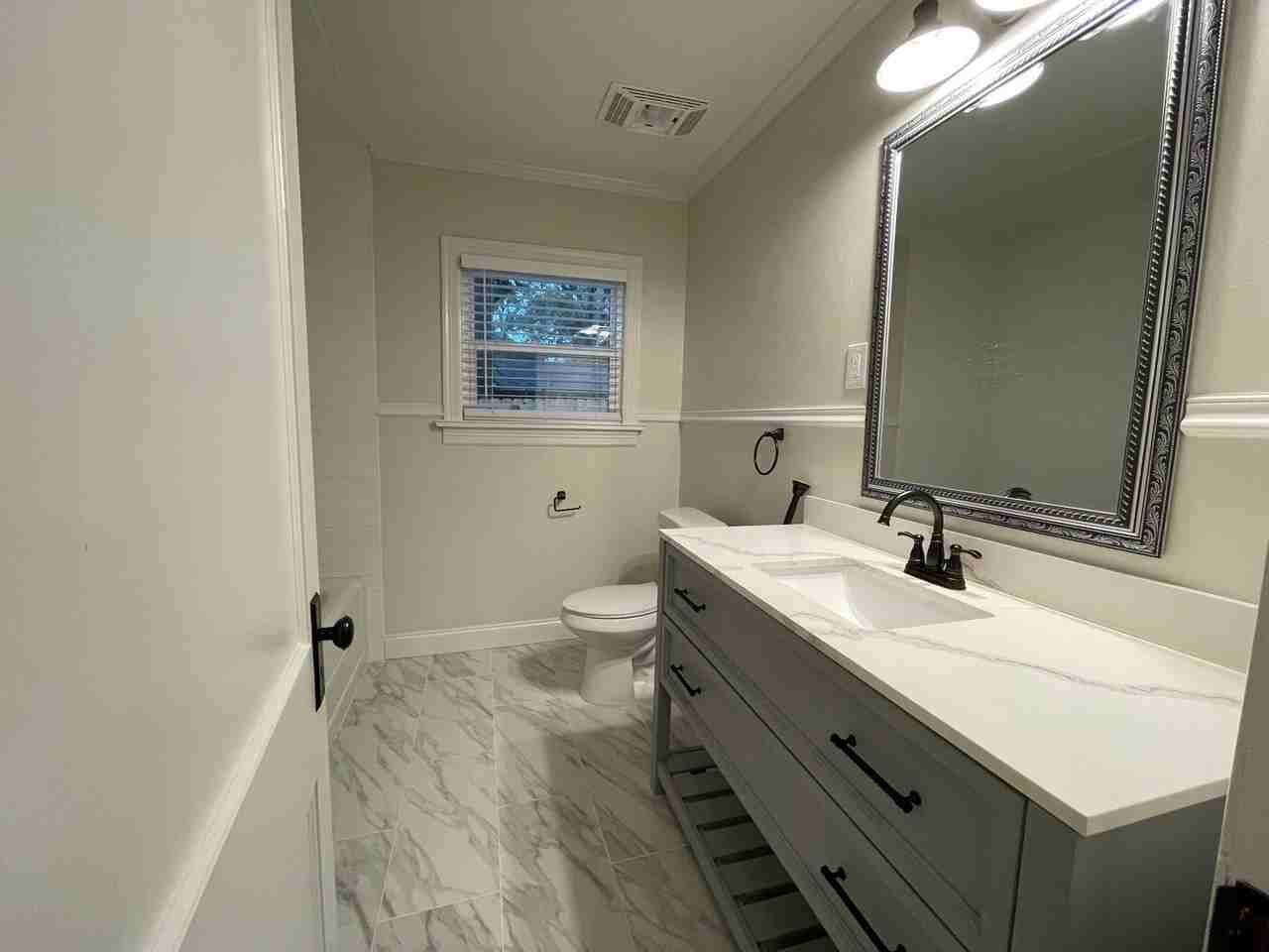 1329 S Sneed Ave - Photo 4 of 16