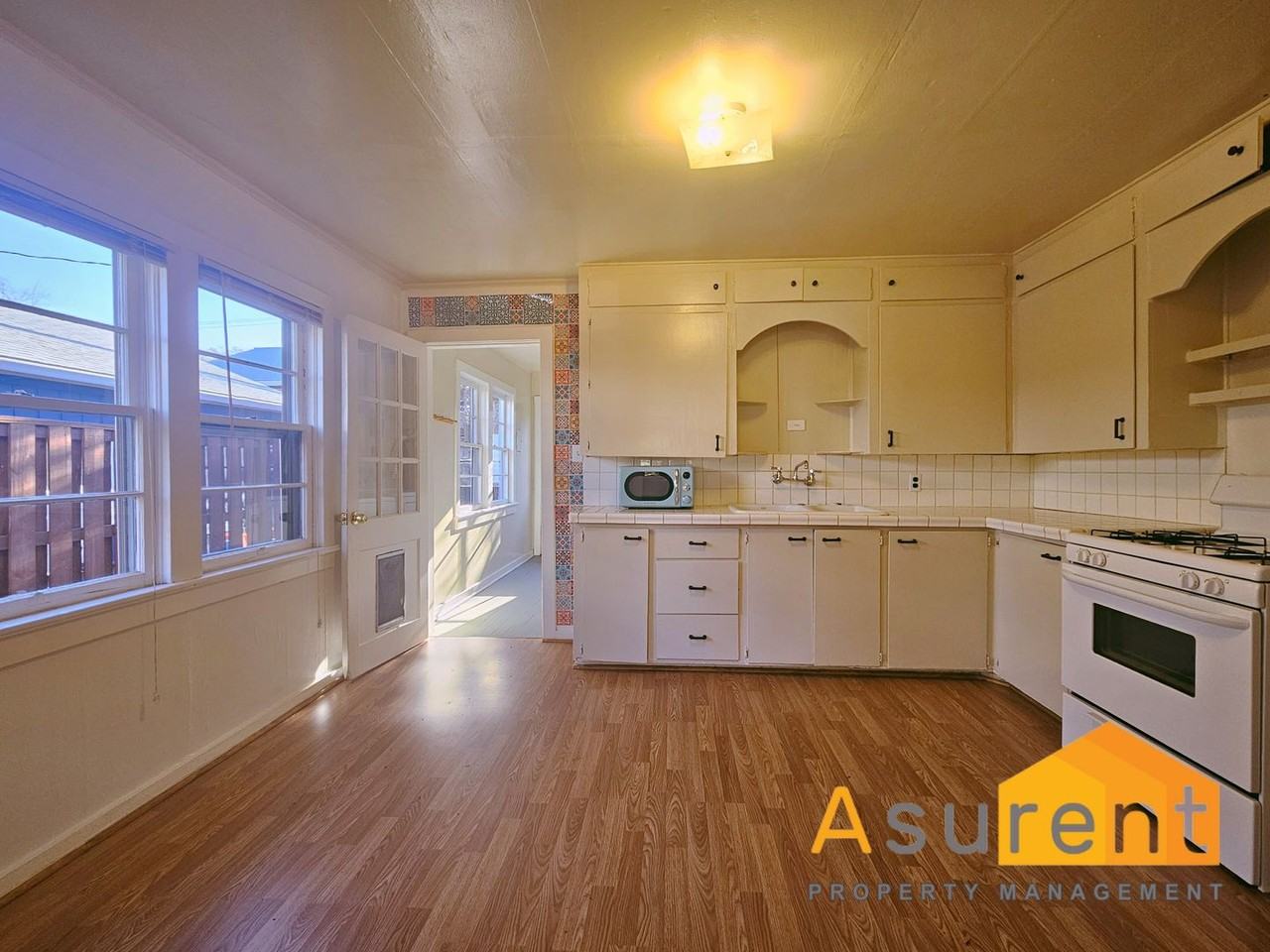 440 B St - Photo 2 of 15
