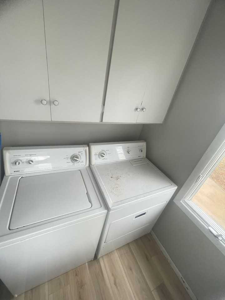 915 Forest Ave - Photo 2 of 10