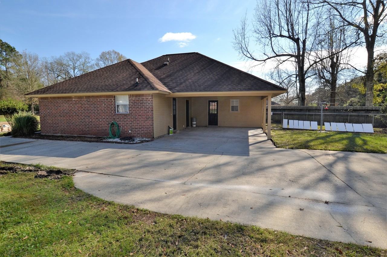 1521 Brookfield Dr - Photo 5 of 25