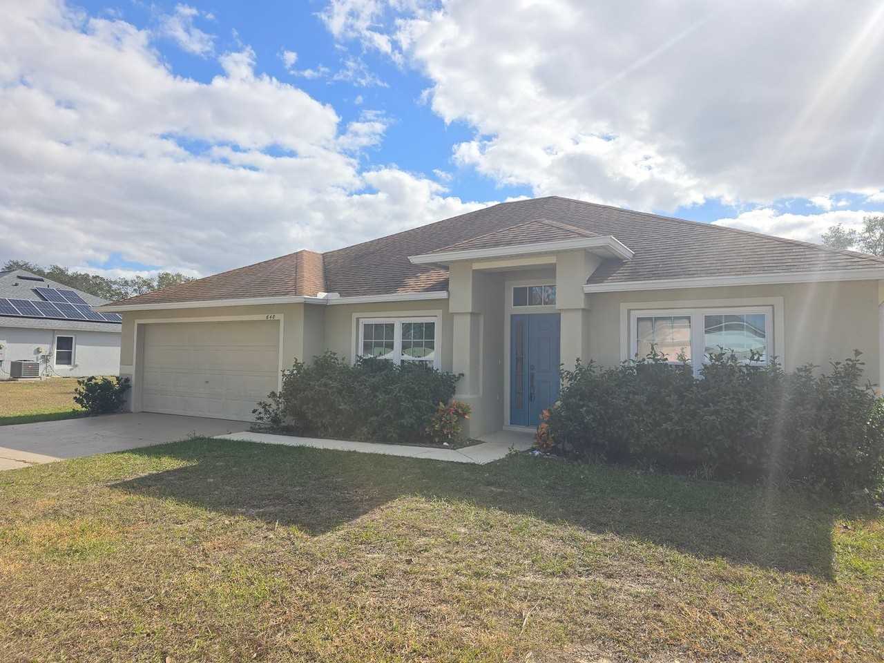 640 Hatchwood Dr - Photo 2 of 22