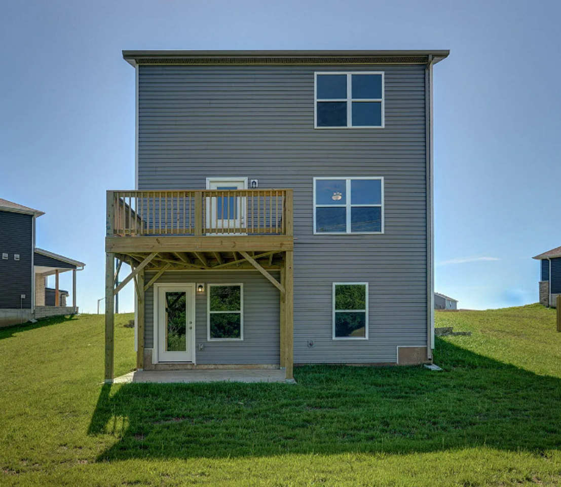 1110 E Perry St - Photo 4 of 16
