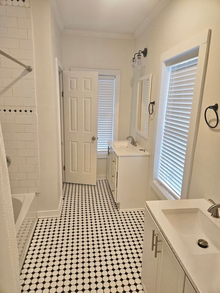 807 2nd Ave Ne - Photo 4 of 5