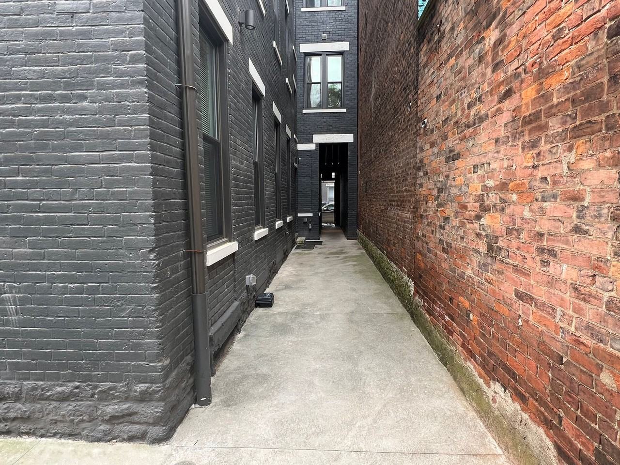 526 E 12th - Photo 5 of 5