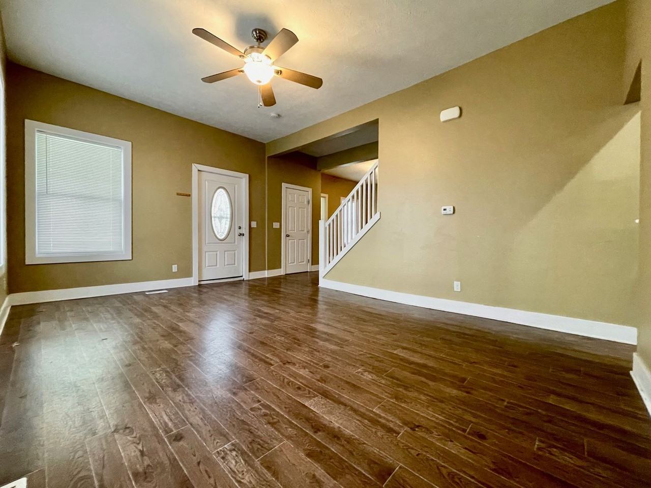 710 Logan St Se - Photo 5 of 32