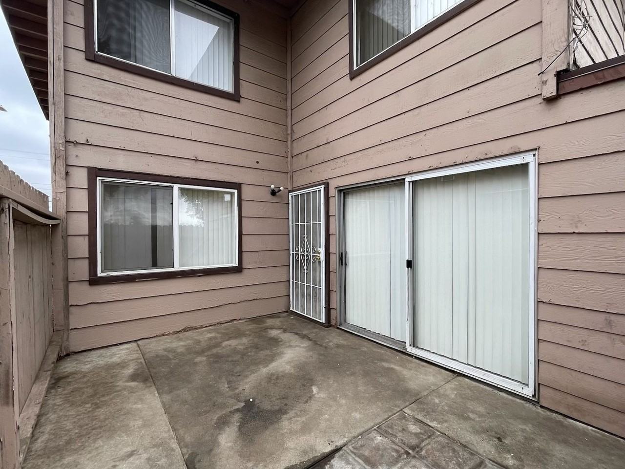 729 S Lark Ellen Ave - Photo 2 of 8