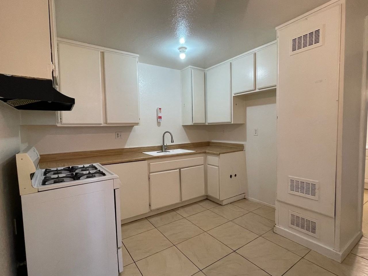 729 S Lark Ellen Ave - Photo 3 of 8