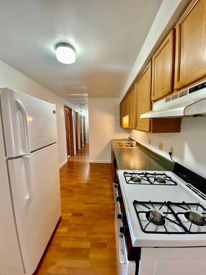 400 Perrin St. - Photo 3 of 28