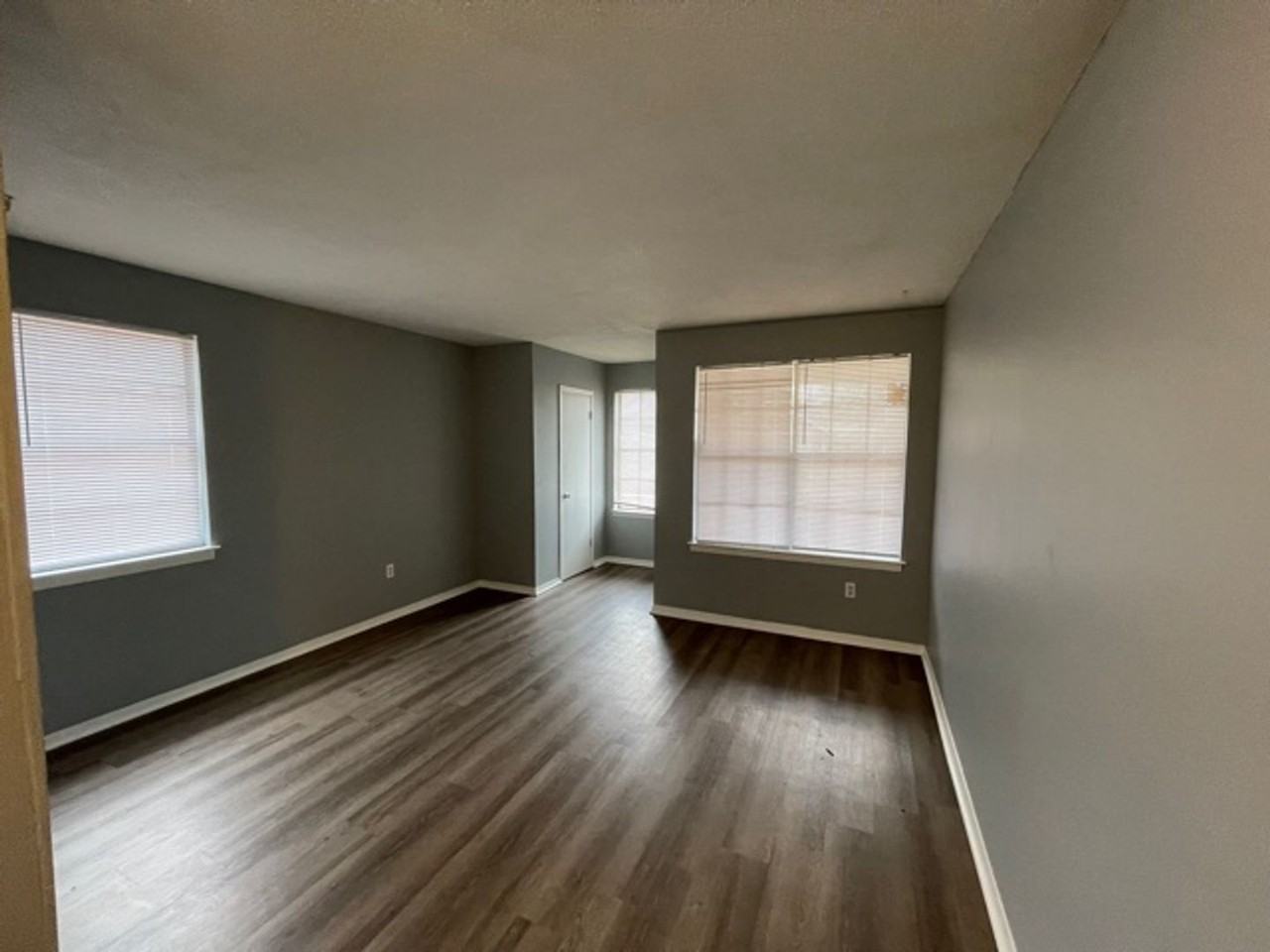 3479 Powell Ave - Photo 3 of 8