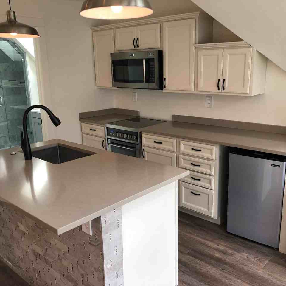 1103 N Weber St - Photo 3 of 4