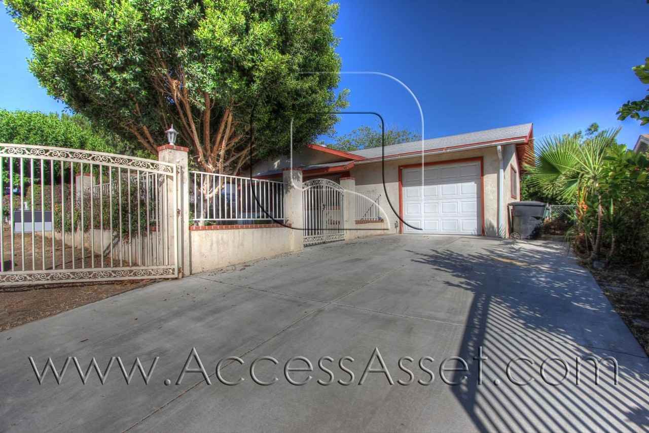 33055 Adelfa St - Photo 2 of 17