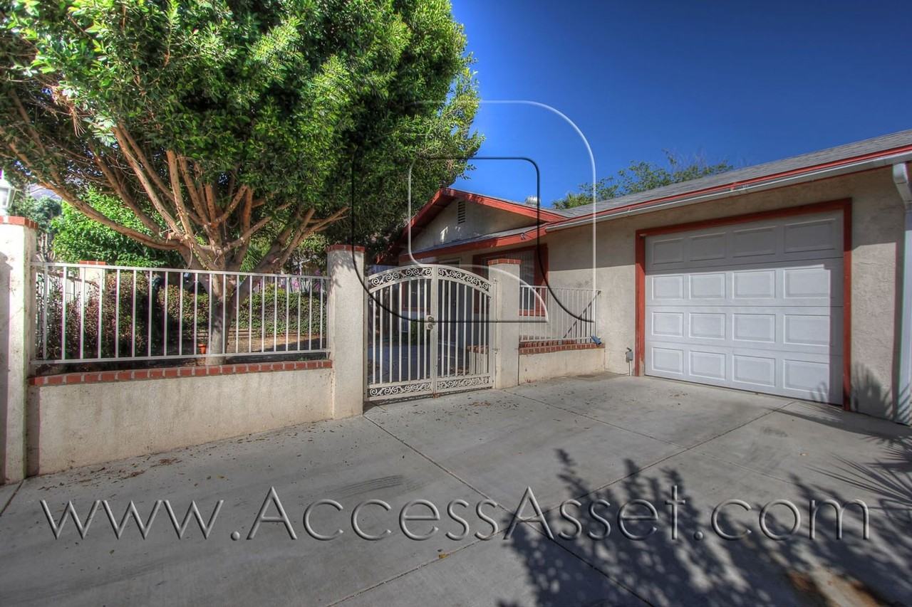 33055 Adelfa St - Photo 3 of 17