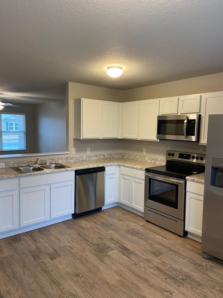 1670 Ryder St - Photo 7 of 20