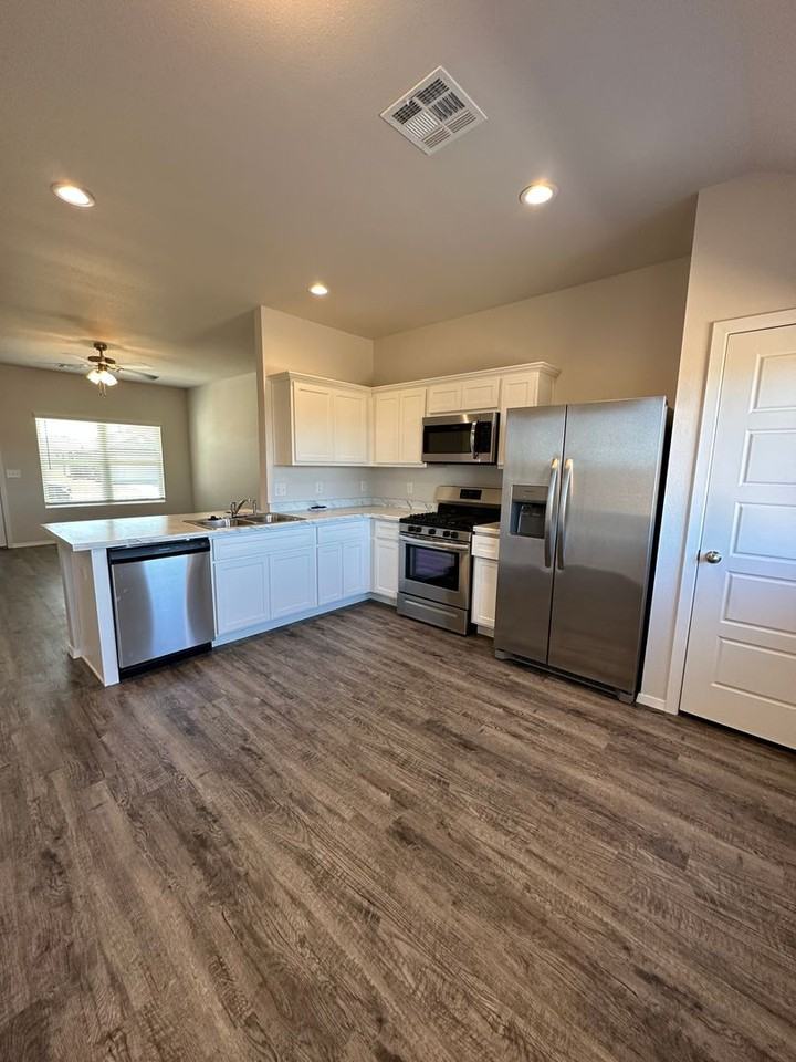 29529 E 79th St S - Photo 7 of 20