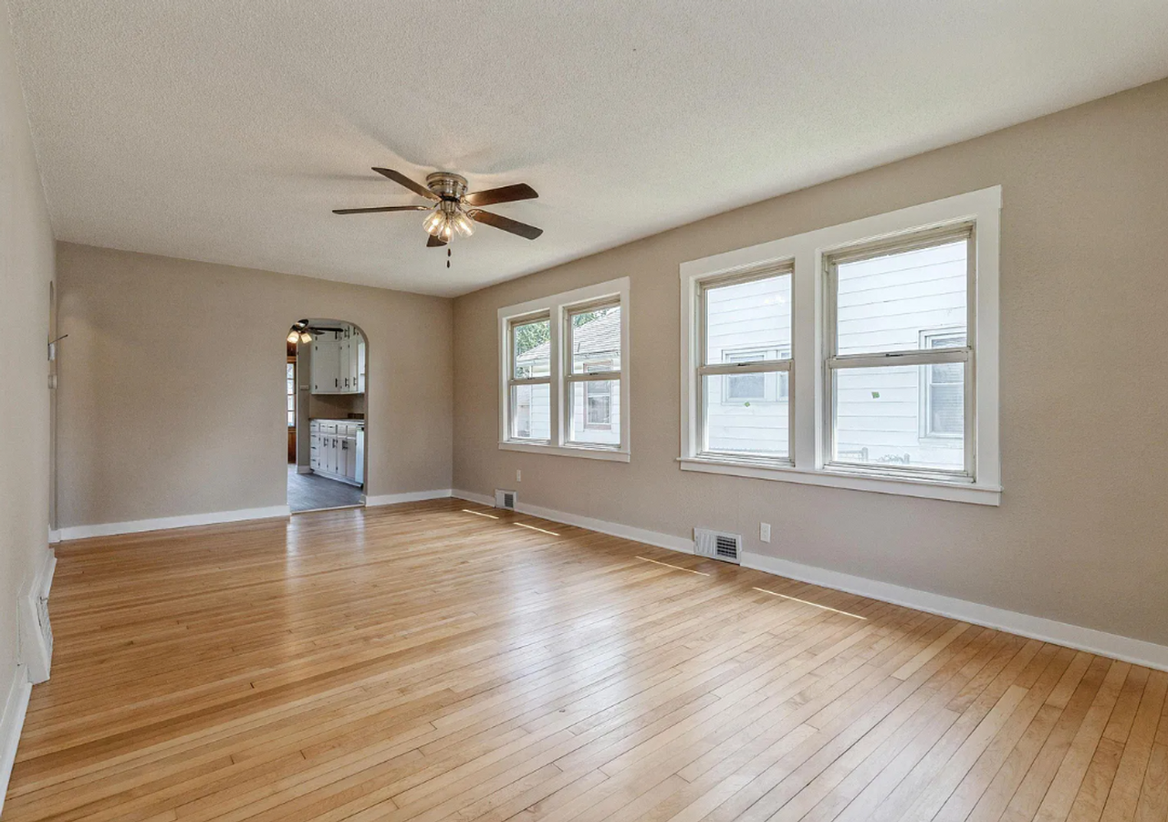 1533 39th St - Photo 3 of 14