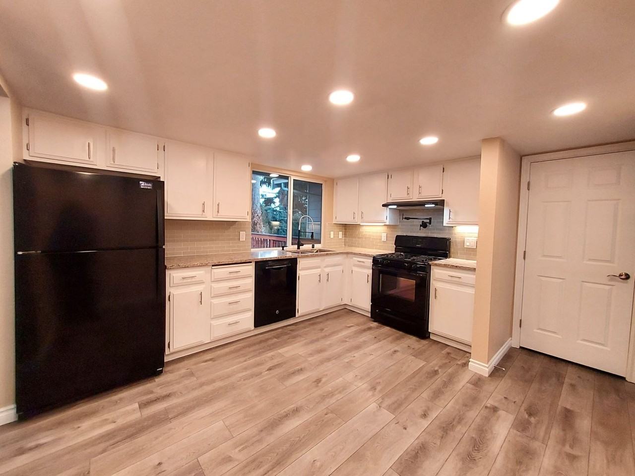 30701 5th Pl S - Photo 6 of 27