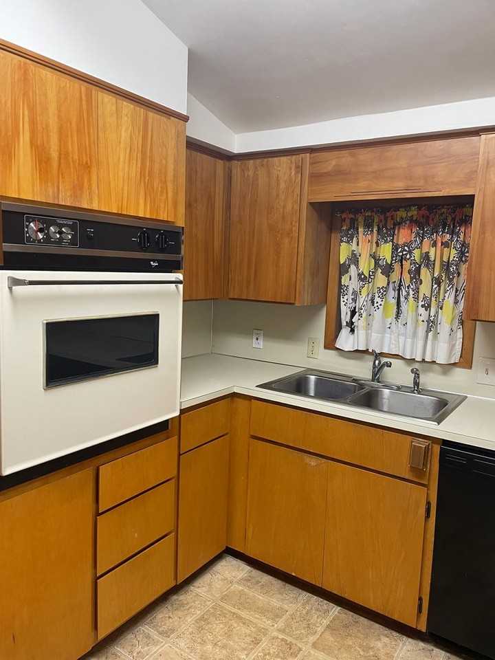 220 Se Denny St - Photo 3 of 13