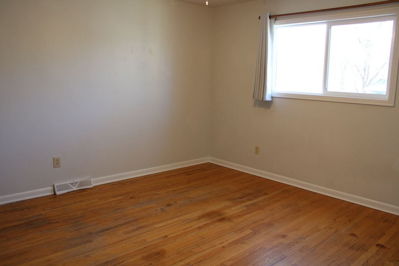 404 N Roosevelt Ave - Photo 5 of 15