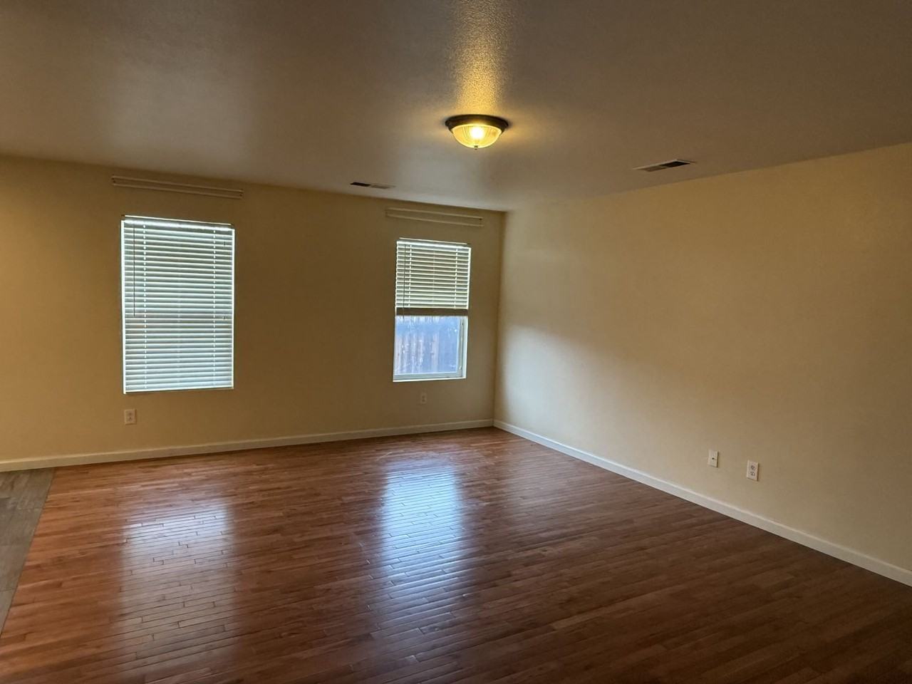8825 Sunset Breeze Dr - Photo 5 of 16