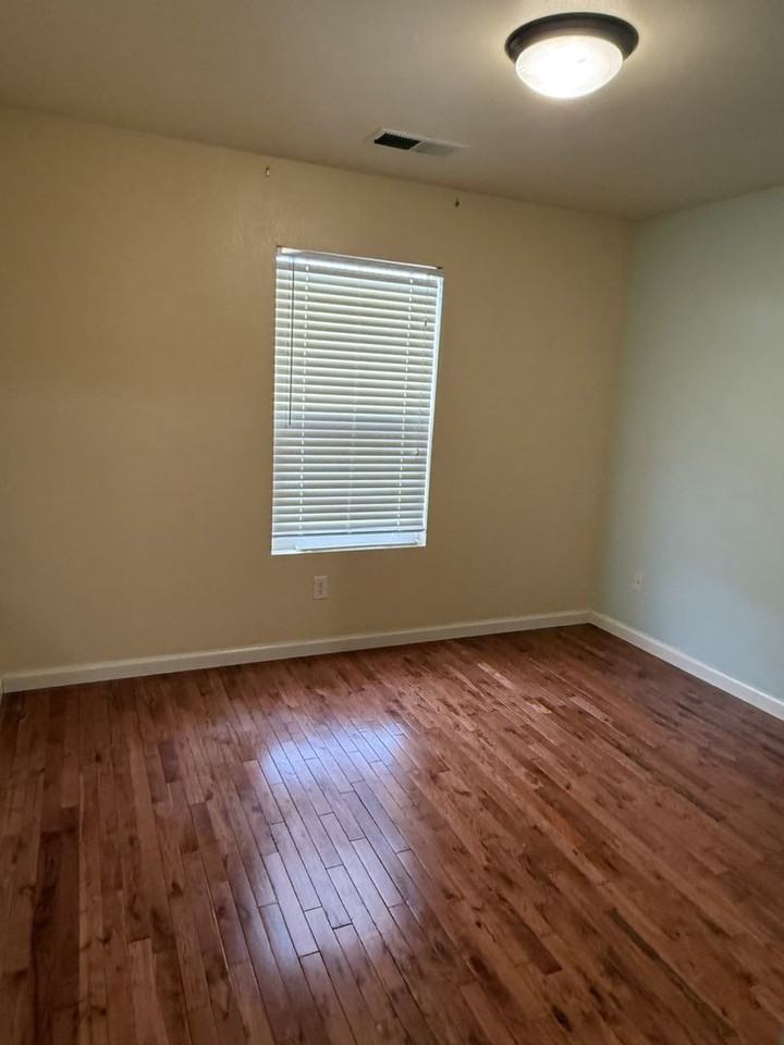 8825 Sunset Breeze Dr - Photo 6 of 16