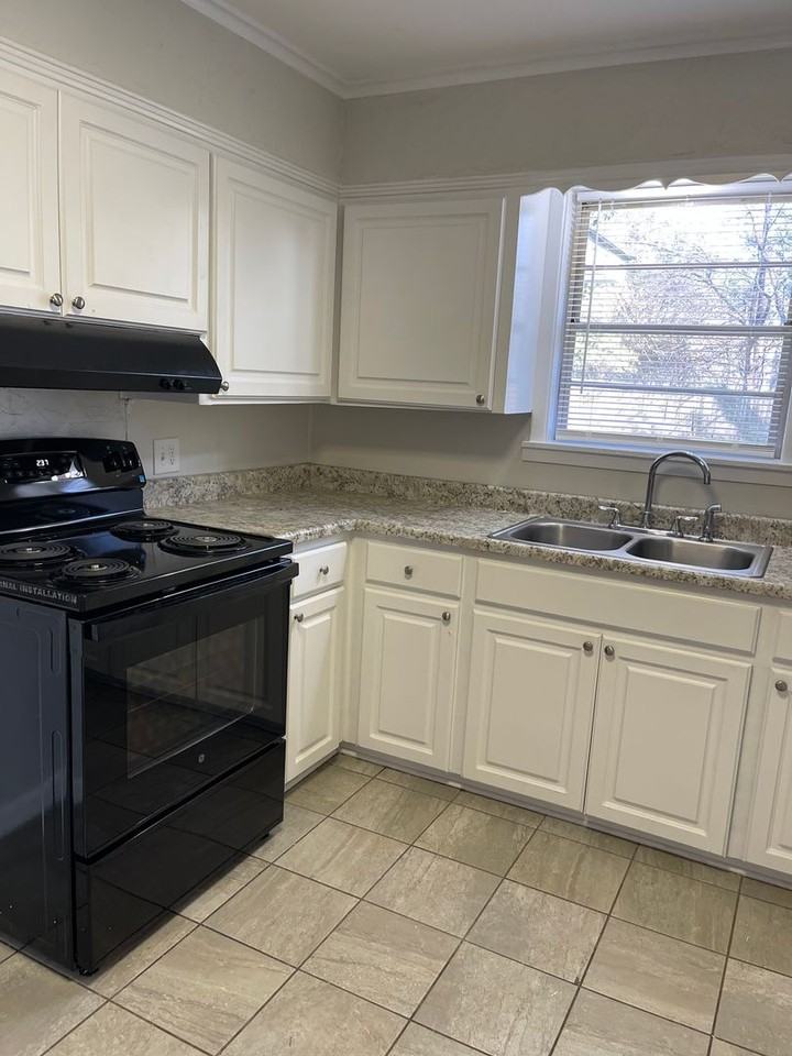 9139 Laurie Ln - Photo 6 of 16