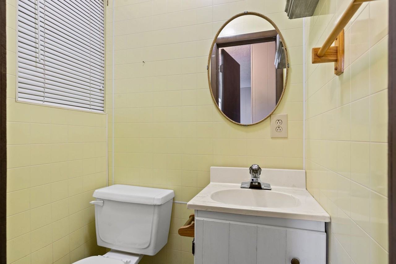 4820 Looney Ln - Photo 2 of 40