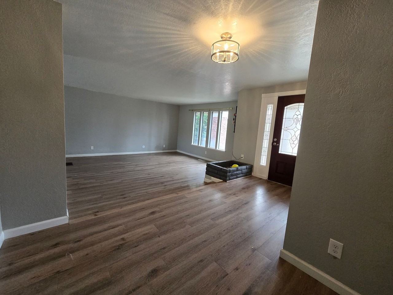 3031 S Oak Park St - Photo 2 of 33