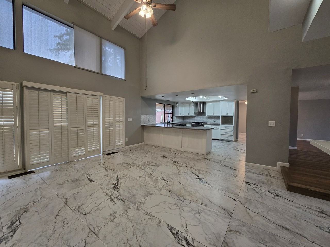 3031 S Oak Park St - Photo 3 of 33