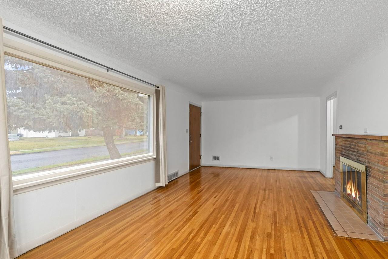 4708 N Whitehouse St - Photo 4 of 26