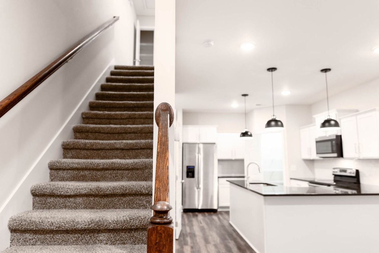 216 Drayton Dr - Photo 4 of 21