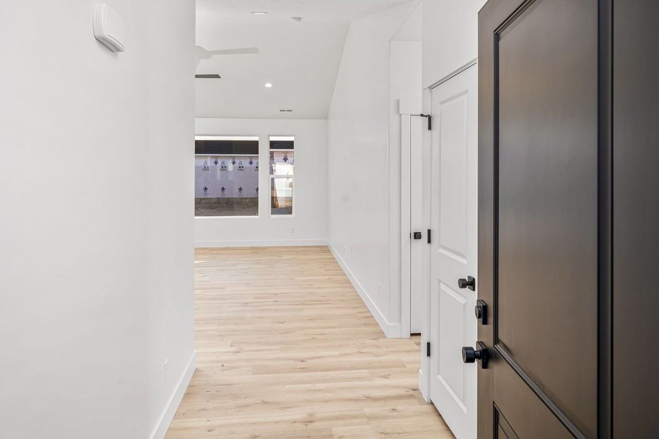 285 W 1300 S - Photo 2 of 45