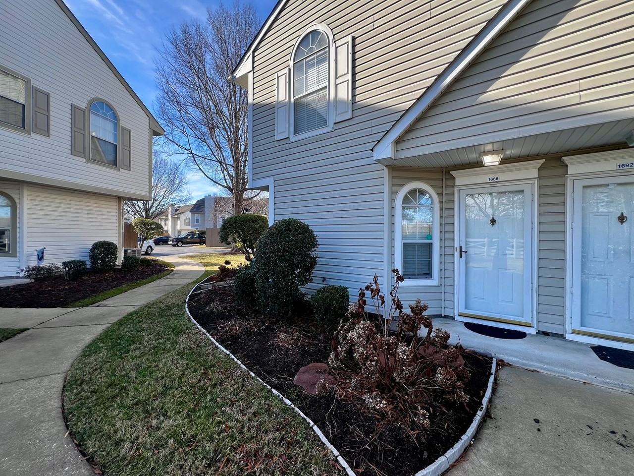 1688 Cottenham Lane - Photo 3 of 27