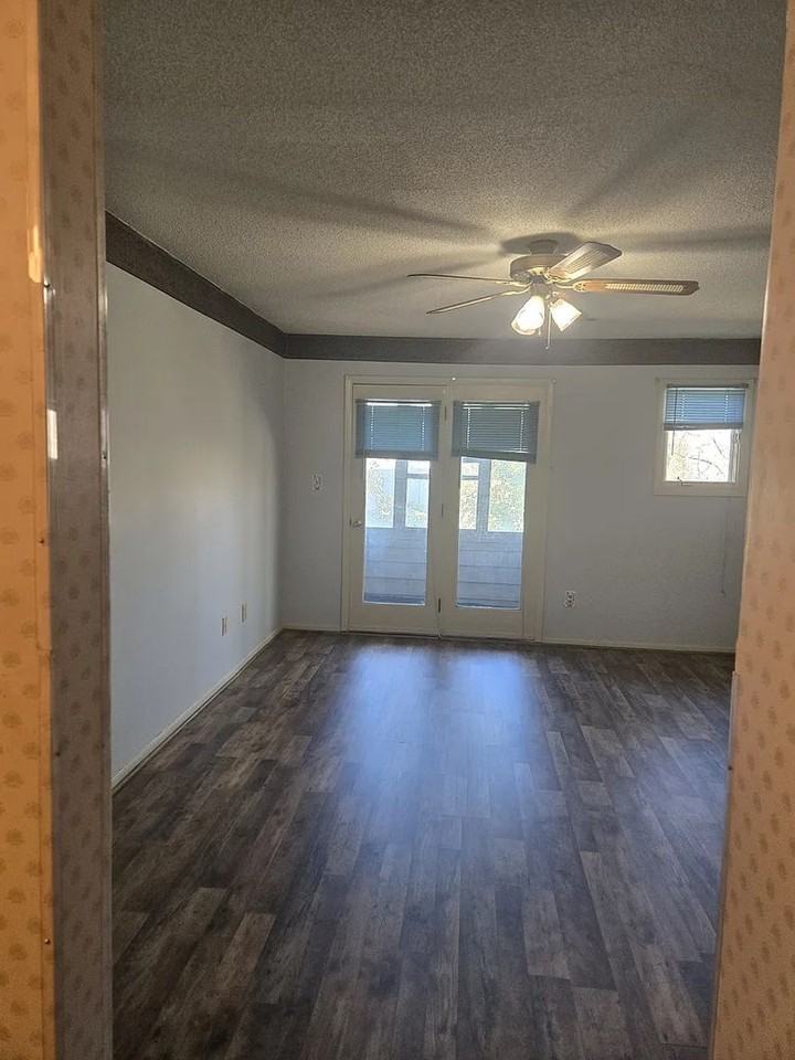 3046 Laurel Springs Dr - Photo 5 of 45