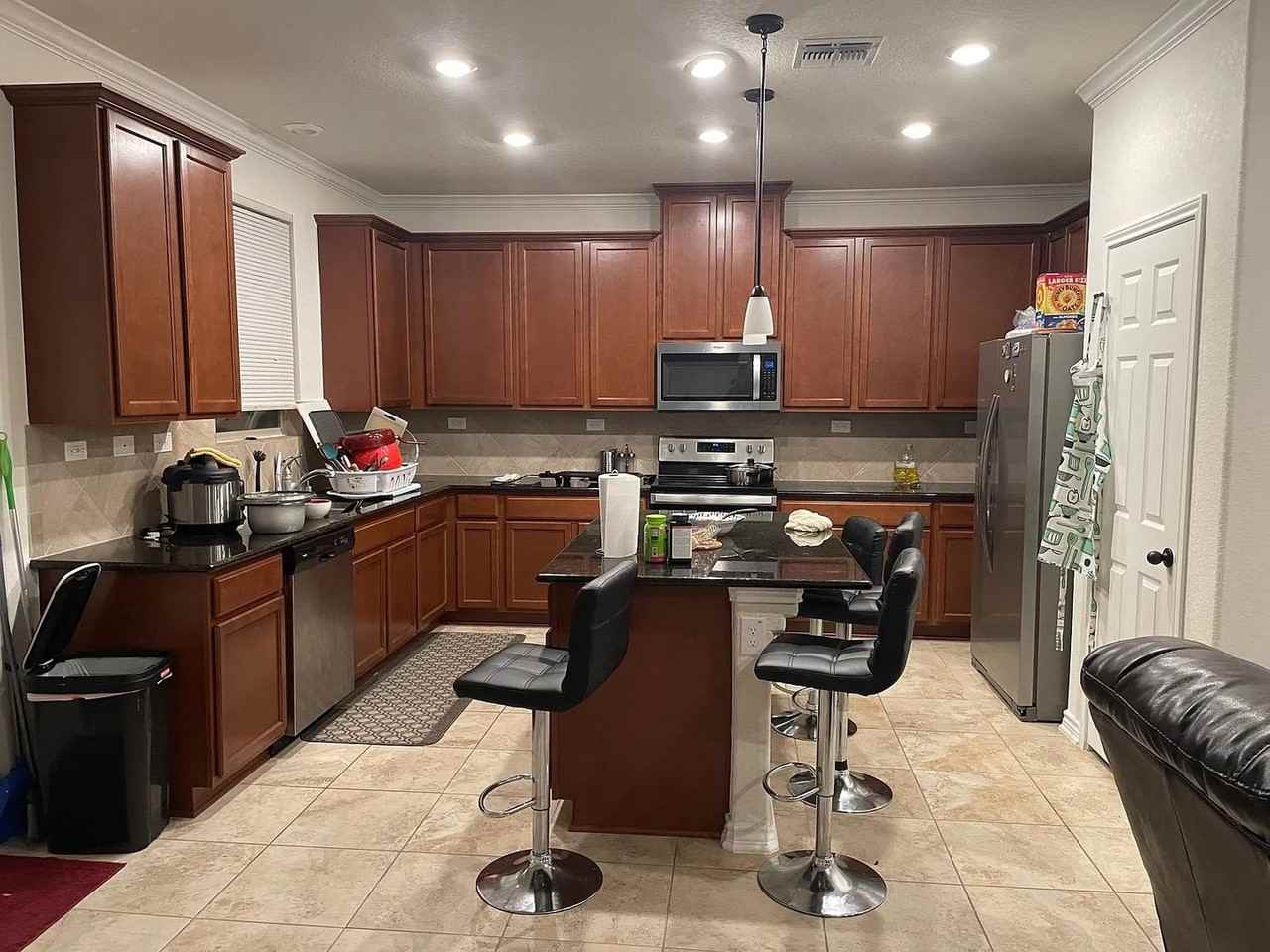 5911 Eckhert Rd - Photo 4 of 9